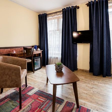Metekhi'S Galavani Hotel Tbilisi Buitenkant foto