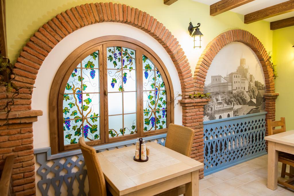 Metekhi'S Galavani Hotel Tbilisi Buitenkant foto