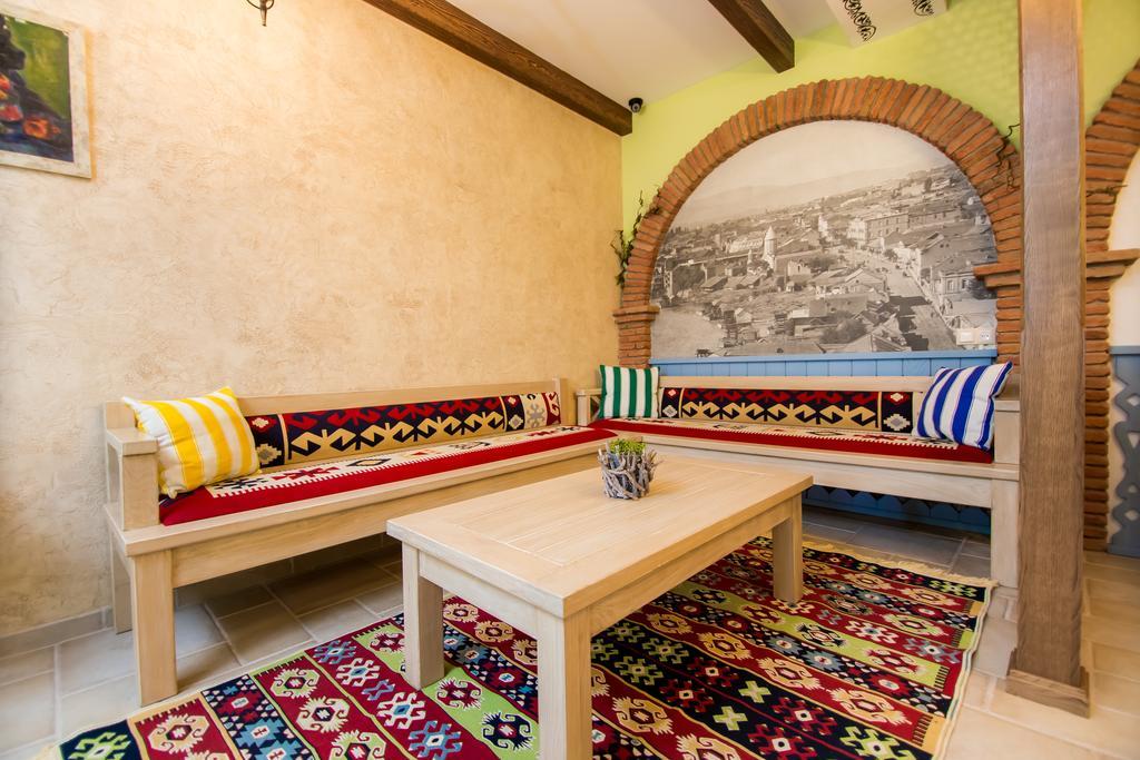 Metekhi'S Galavani Hotel Tbilisi Buitenkant foto