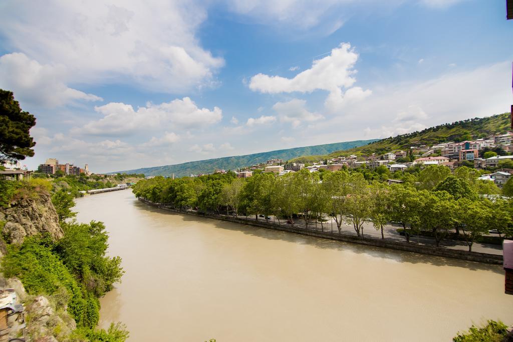 Metekhi'S Galavani Hotel Tbilisi Buitenkant foto