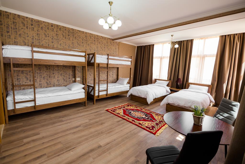 Metekhi'S Galavani Hotel Tbilisi Buitenkant foto
