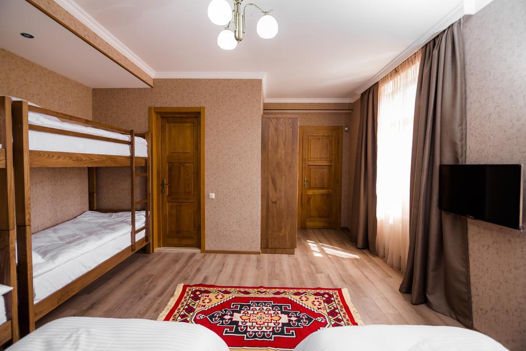 Metekhi'S Galavani Hotel Tbilisi Buitenkant foto