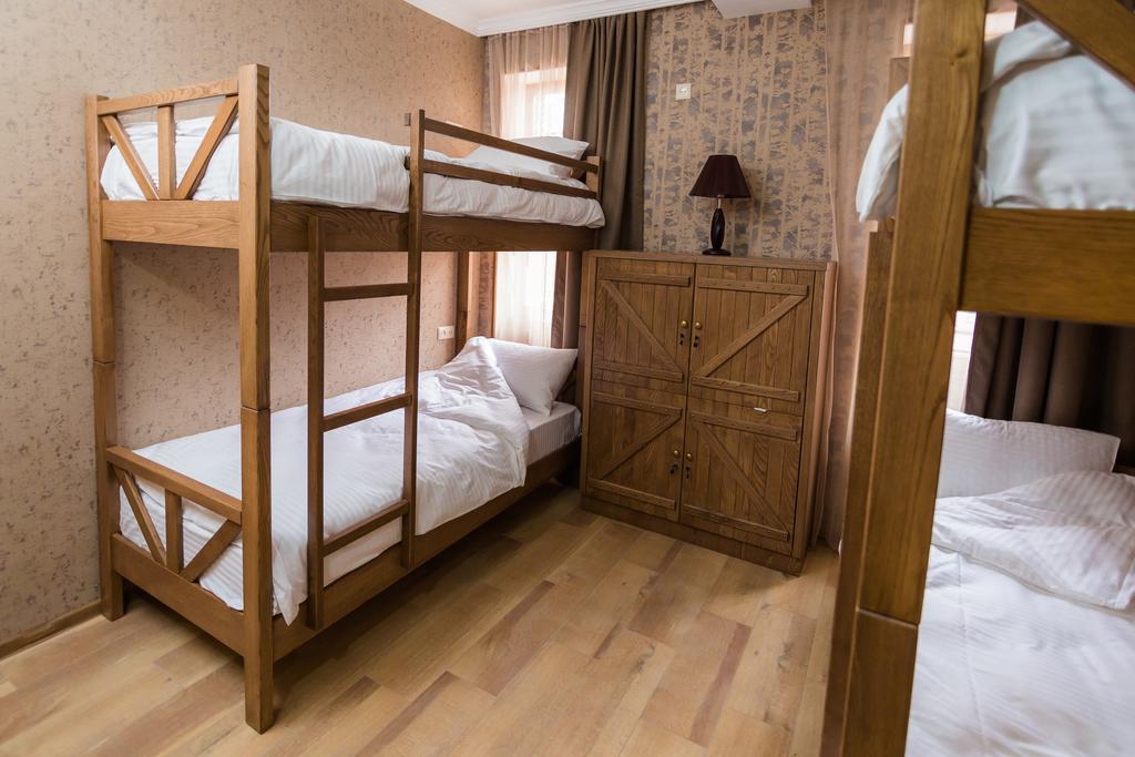 Metekhi'S Galavani Hotel Tbilisi Buitenkant foto