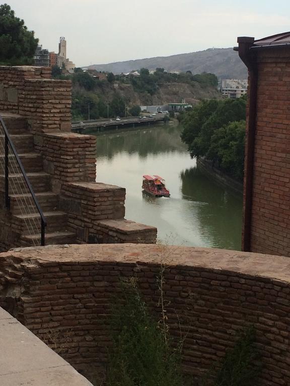 Metekhi'S Galavani Hotel Tbilisi Buitenkant foto