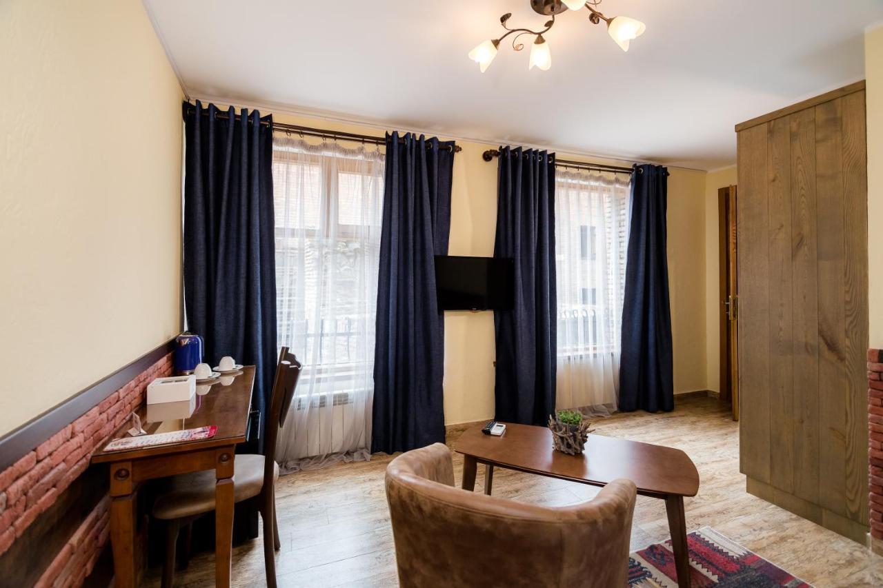 Metekhi'S Galavani Hotel Tbilisi Buitenkant foto
